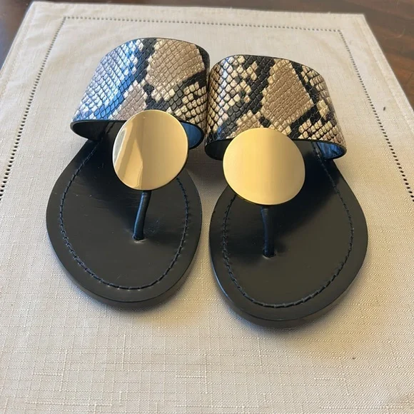 Tory Burch Flat Sandals Size 8 1/2 NWOT - Picture 2 of 11